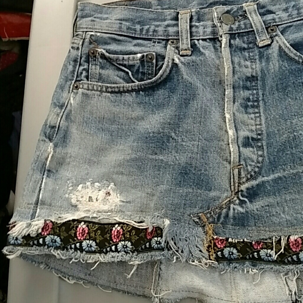 SOLD Vintage Levi's 501 Button Fly Skirt SZ 30 - Picture 3 of 8